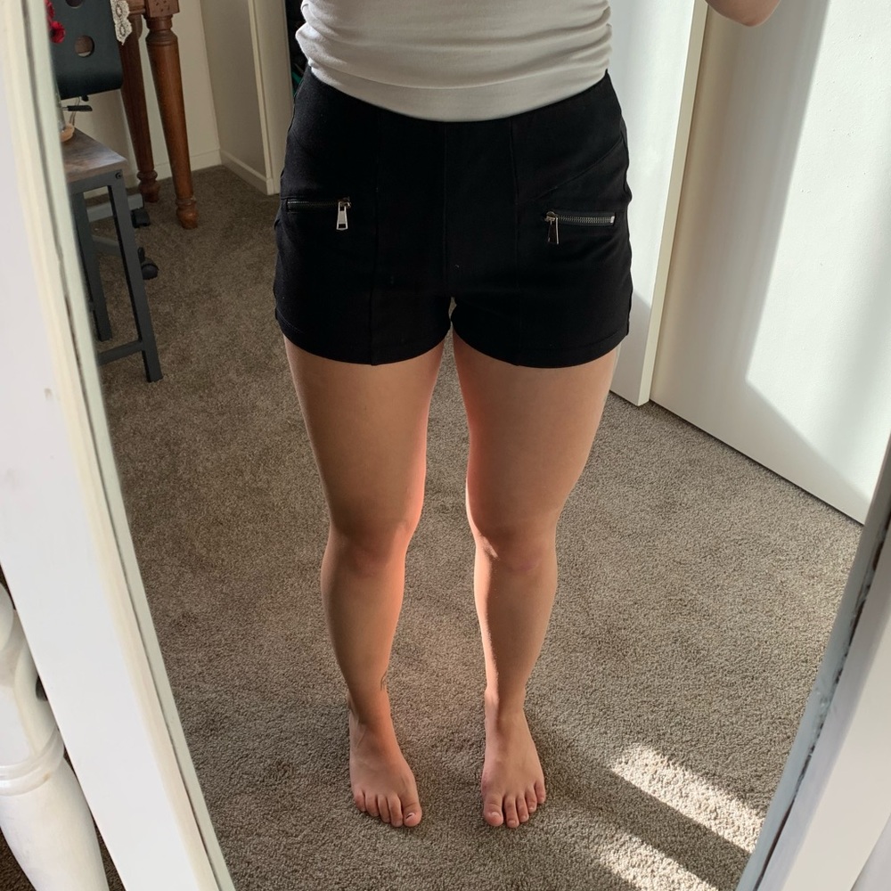 CI Sono shorts! Size medium 💫